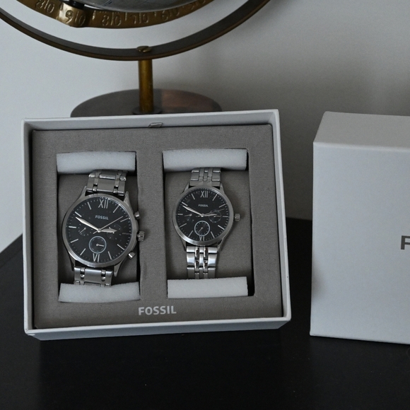 FOSSIL His and Her Stainless Steel Watch Set NWT - Picture 4 of 9